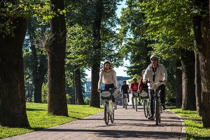 Cycle Palermo to Recoleta: 4‑Hour Bike Tour Through Buenos Aires’ Parks and Monuments photo 1