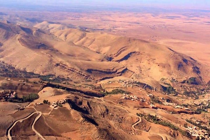 Tandem Paragliding Over Agafay Desert & Lalla Takerkoust — Marrakech DUO Flight photo 2