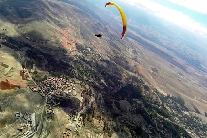 Tandem Paragliding Over Agafay Desert & Lalla Takerkoust — Marrakech DUO Flight photo 4