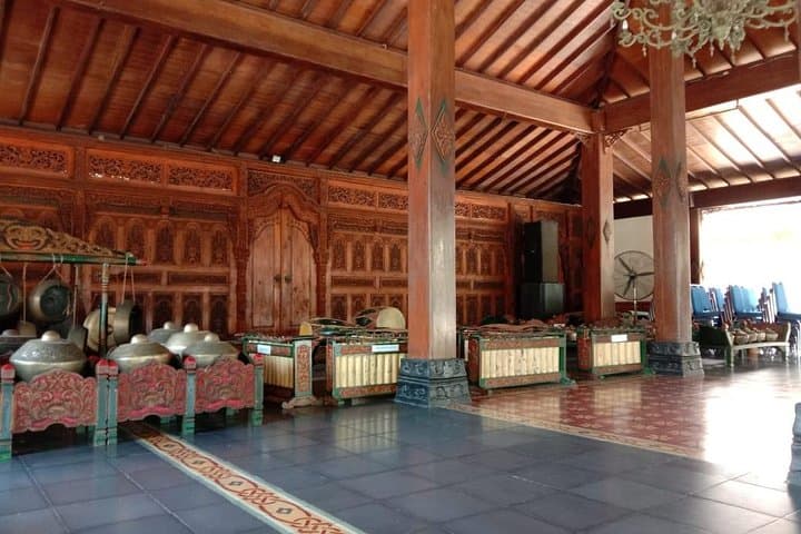 Hands-On Javanese Gamelan Experience in Yogyakarta: Learn, Listen, Play photo 2