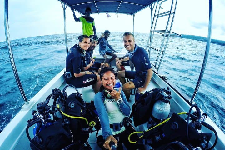 Discover SCUBA Diving in Unawatuna Bay — Introductory Dive to Rock Island photo 2