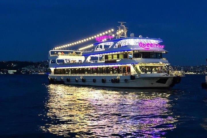 Bosphorus Dinner Cruise: Night Views of Palaces, Bridges & DJ Nights