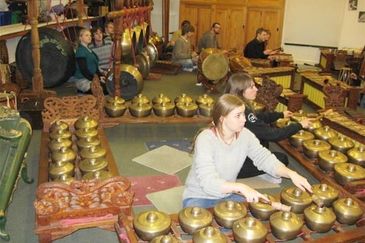 Hands-On Javanese Gamelan Experience in Yogyakarta: Learn, Listen, Play photo 4