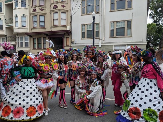 San Francisco Private City Tour — Custom 4-Hour Highlights from Golden Gate to Chinatown photo 3