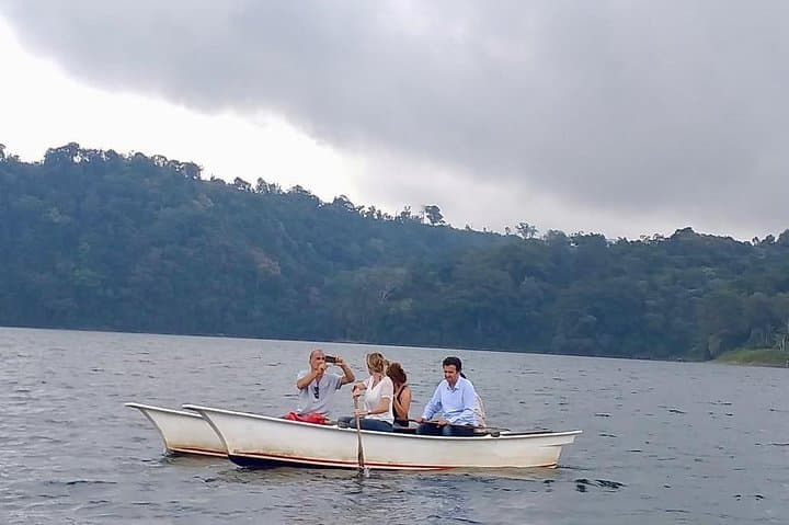 Trekking Tamblingan: Forest Trails, Crater Lake Canoe & Ulun Danu Temple photo 4