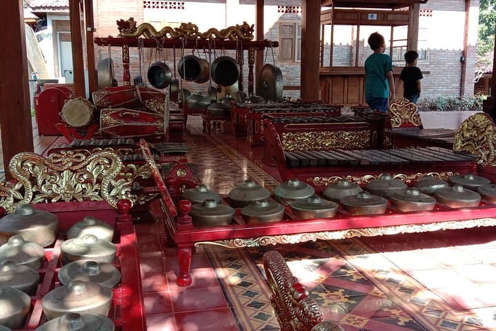 Hands-On Javanese Gamelan Experience in Yogyakarta: Learn, Listen, Play photo 5