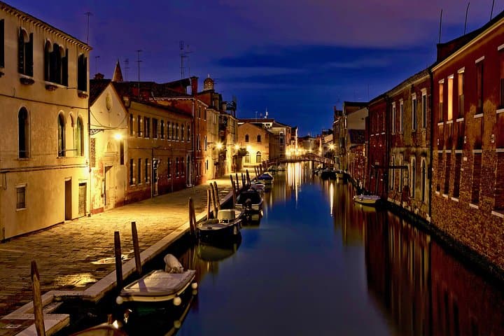 Venice Ghost & Legends Walking Tour: Murders, Mysteries & Night Walk photo 4