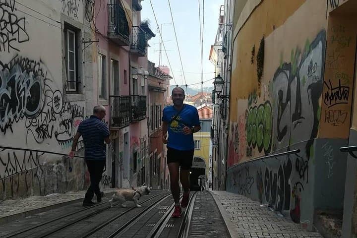 Lisbon Running Tour: 10K Sight-Run Through Alfama, Miradouros & Praca do Comercio photo 2