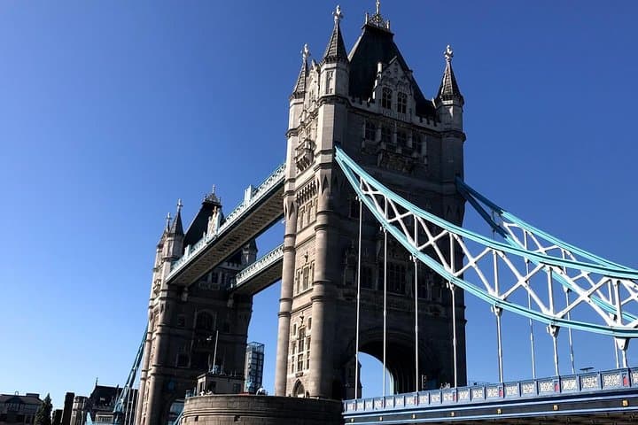 Half-Day Traditional London Walking Tour: Westminster, Buckingham & the Thames photo 4