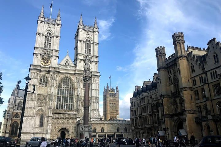 Half-Day Traditional London Walking Tour: Westminster, Buckingham & the Thames photo 5