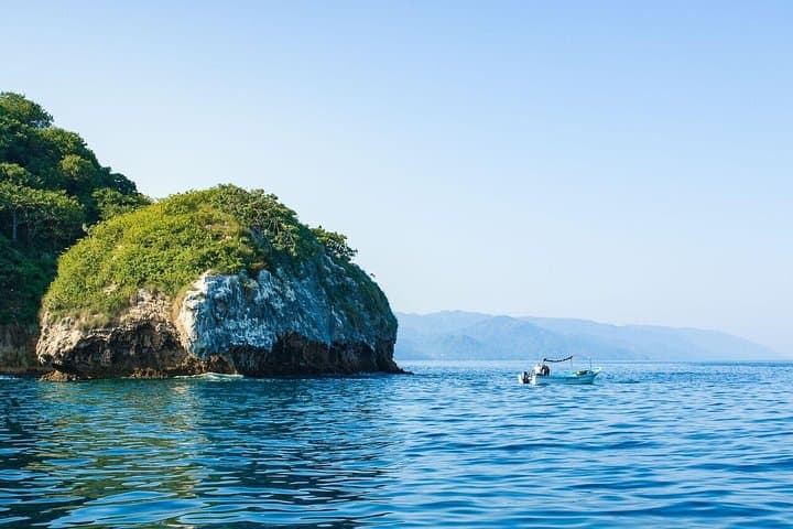 Scuba Diving Yelapa: Los Arcos & Majahuitas Day Dive from Puerto Vallarta photo 5