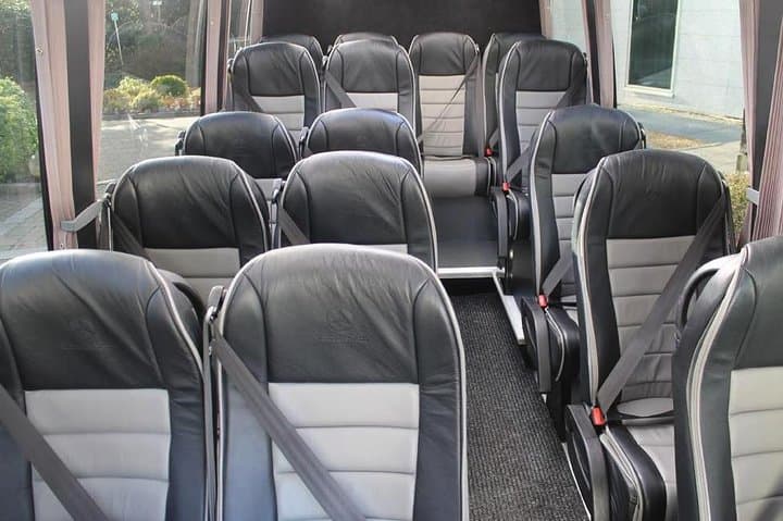 Southampton Private Minibus Transfer to Gatwick Airport or Hotel — Door-to-Door Group Transport photo 2