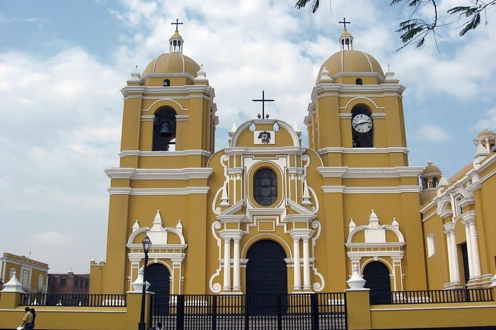 Walking Trujillo: A Two‑Hour City Tour Through Colonial Mansions and Ancient North-Peruvian Roots photo 2