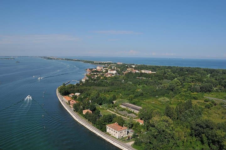 Lido of Venice Bike Tour: Private Coastal Ride Along the Lagoon