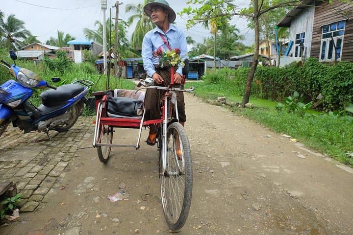 Dala Ferry and Yangon Circular Train: A Half-Day Cultural Journey photo 4