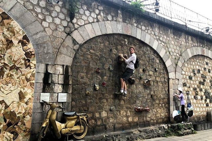 Hanoi Train Experience: Off-the-Beaten-Path Rail & Market Walk photo 4
