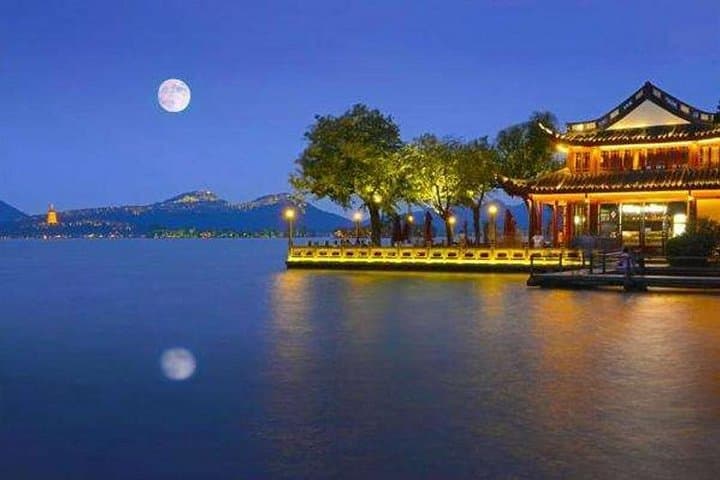 Private Hangzhou & Xitang Day Tour — West Lake, Longjing Tea & Ancient Water Town photo 5