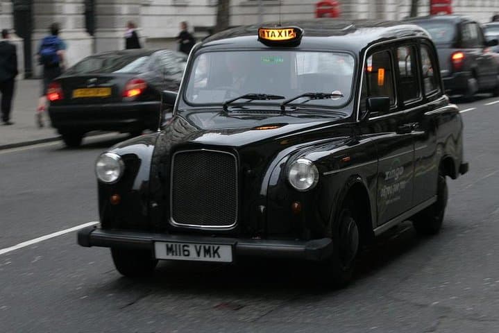 Private Half-Day London Sights Tour by Car or Iconic Black Cab