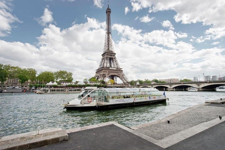 Seine Hop-On Hop-Off with Batobus: Flexible Sightseeing Along Paris’ River photo 3