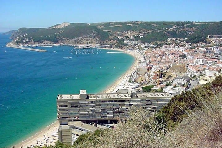 Day Trip to Arrábida & Sesimbra: Wine Tasting, Castles, and Coastal Views from Lisbon photo 4