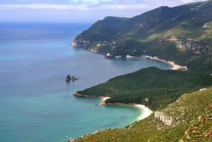 Day Trip to Arrábida & Sesimbra: Wine Tasting, Castles, and Coastal Views from Lisbon photo 6