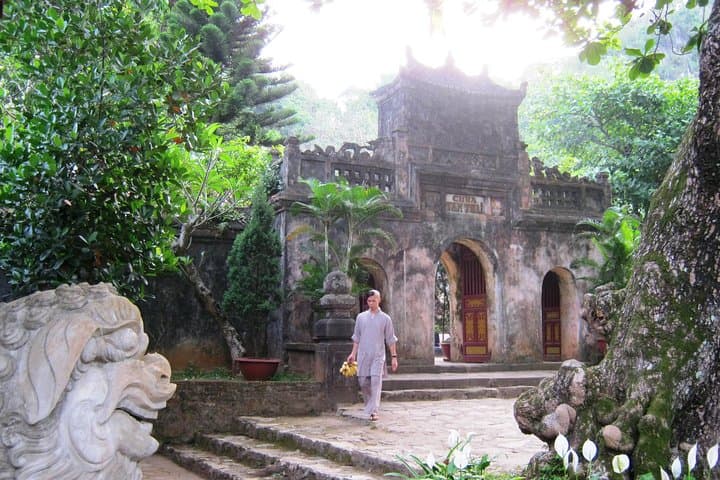Half-Day Marble Mountains and Lady Buddha (Linh Ung) Tour — Da Nang Coastal Peaks photo 2
