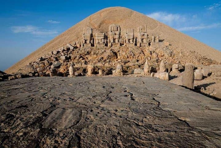 5-Day Cappadocia and Southeast Turkey Tour: Hot Air Balloons, Mount Nemrut & Göbekli Tepe