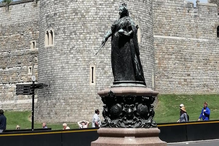 Private Windsor Black Taxi Tour to Windsor Castle and St George's Chapel photo 6
