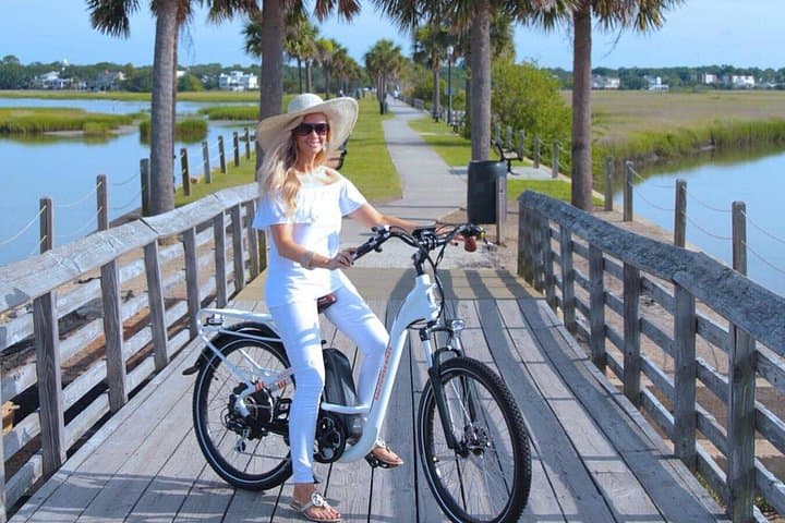 Charleston Shores eBike Tour: Mount Pleasant to Sullivan's Island photo 2