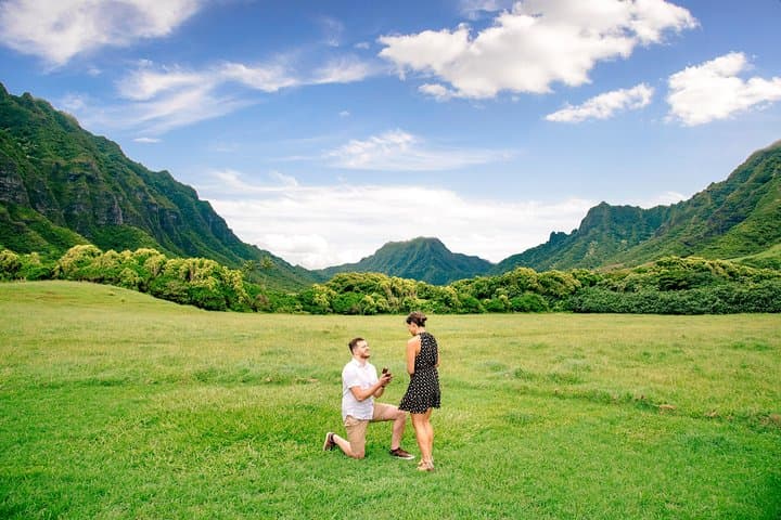 Oahu Private Helicopter Tour and Romantic Valley Landing — Waikiki to Sacred Falls photo 5