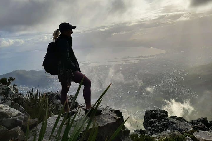 India Venster Morning Hike: Scramble Up Table Mountain's Dramatic Window photo 4