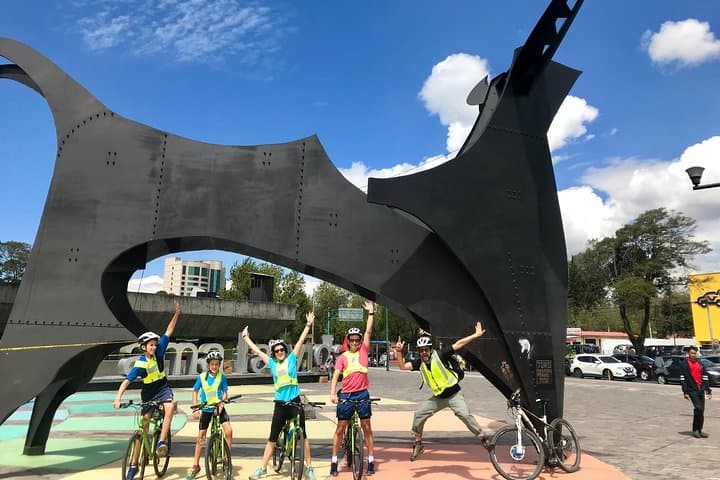 Urban Quito by Bike: Private 4-Hour Cultural & Botanical Ride photo 2