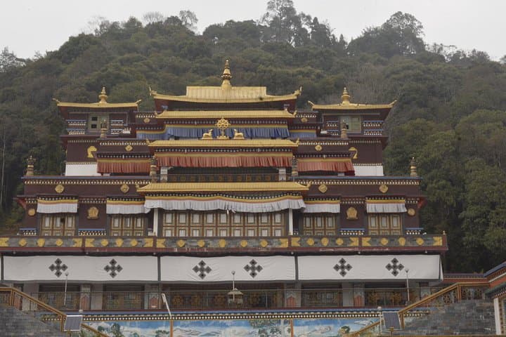 Sikkim & Darjeeling 7 Nights: Scenic Tour with Toy Train, Tea Gardens & Himalayan Views