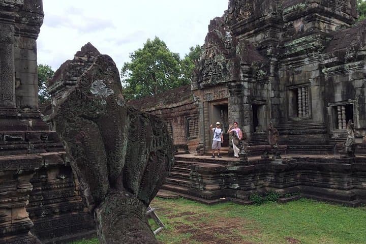 Hike Kbal Spean and Explore Banteay Srei & Banteay Samre from Siem Reap photo 2
