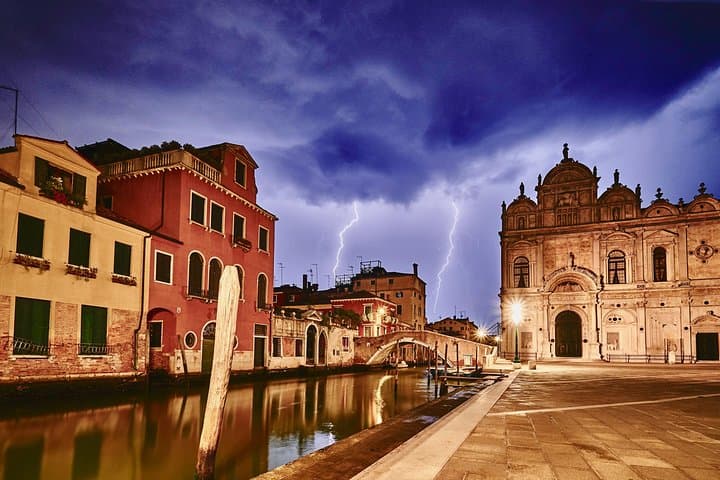 Venice Ghost & Legends Walking Tour: Murders, Mysteries & Night Walk