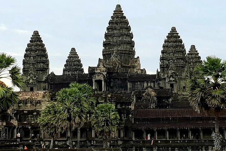 Private 5-Day Ancient Temple Tour of Angkor: Sunrise, Ta Prohm & Tonle Sap photo 2