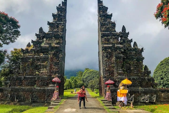 Bali Most Instagrammable Photo Tour — Ubud to Handara Gate & Banyumala Waterfall photo 2