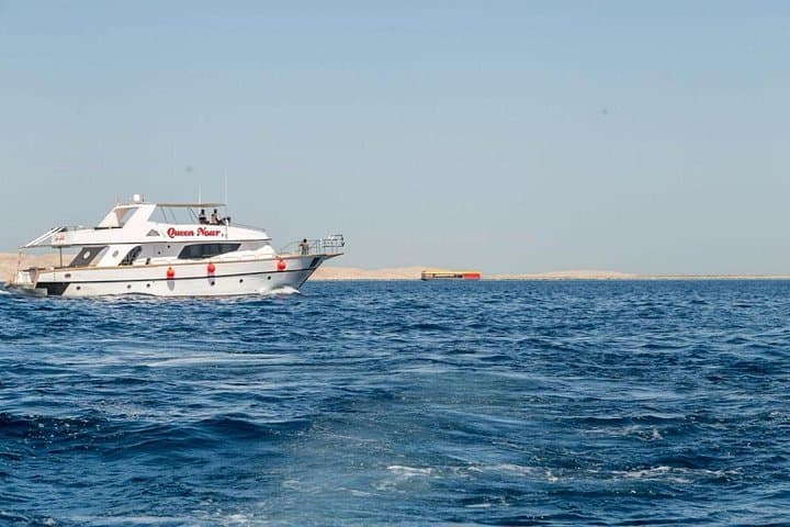 Utopia Island Day Trip — Red Sea Snorkel, Glass-Bottom Boat & Beach Lunch