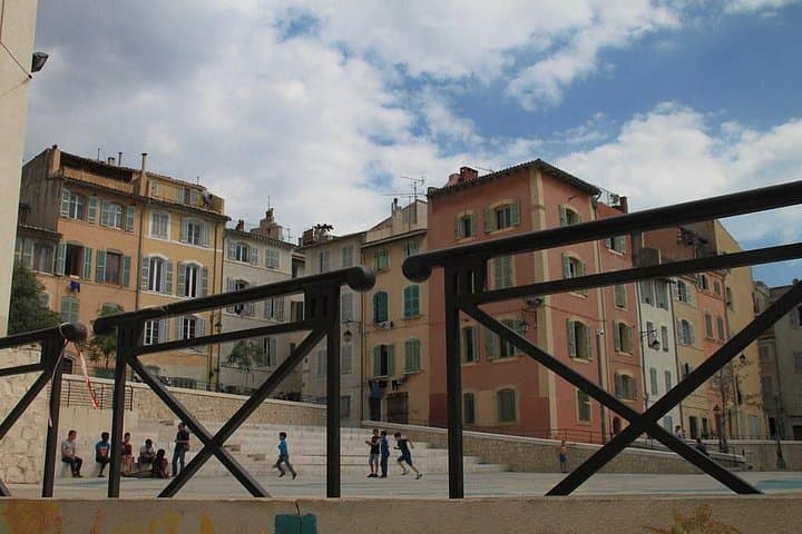 Explore Marseille in 4 Hours: A Concise Driving Tour of the Old Port, Le Panier & Notre-Dame de la Garde photo 4