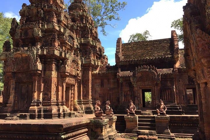 Private Day Trip to Banteay Srei, Rolous Group & Kompong Phluk from Siem Reap photo 2