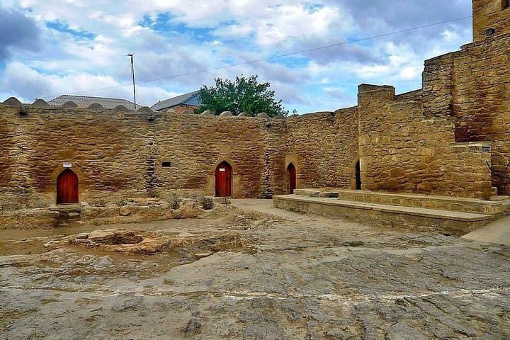 Fire Temple and Yanardag Tour: Baku's Eternal Flames photo 6