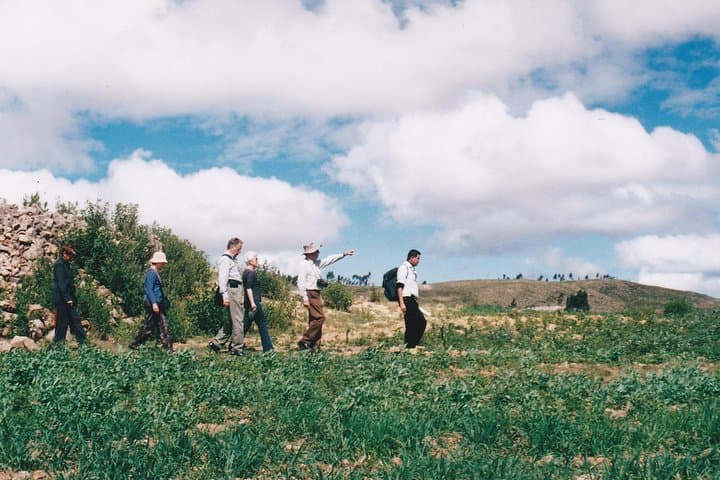Jatun Yampara Half‑Day: Yampara Culture, Textiles & Birding Near Sucre