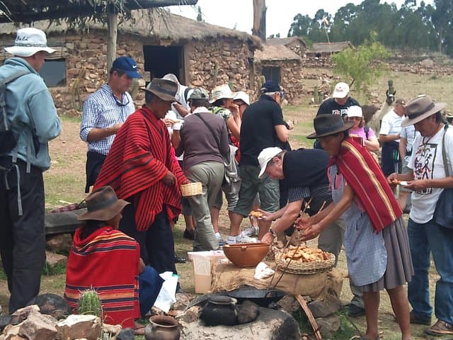 Jatun Yampara Full-Day from Sucre — Textile Workshops, Ceremonies & Condor Views