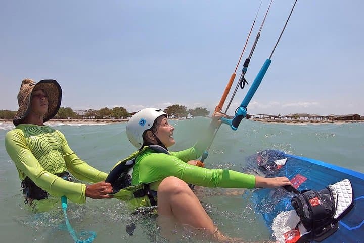 Learn to Kiteboard in Riohacha: 12-Hour Private Beginner Course photo 3