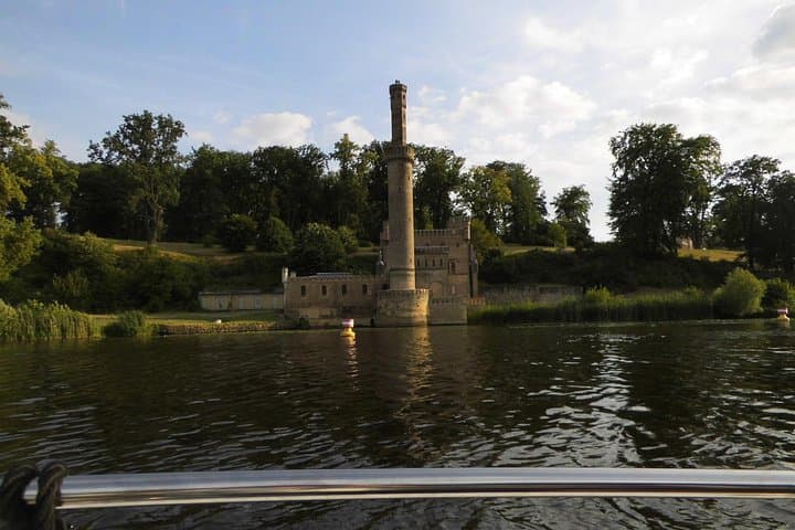 Private Wannsee Boat Tour from Berlin: 3–4 Hour Lakes & Havel Cruise photo 3
