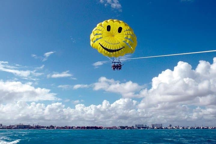 Soar Above Cancun: A Practical Guide to Parasailing Over Turquoise Waters photo 2