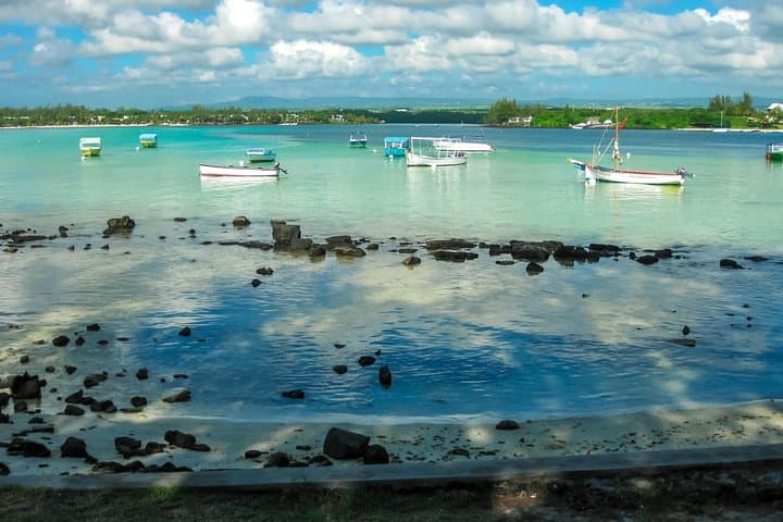 South Mauritius Day Tour: Blue Bay Glass-Bottom Boat, Snorkelling & La Vanille Reserve