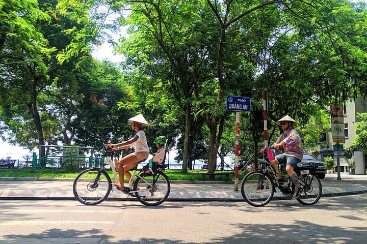 West Lake E-Bike Circuit: Cultural Ride & Lotus Tea Workshop in Hanoi photo 4