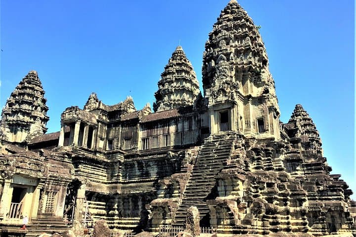 Sunrise to Bakeng: Private Angkor Wat & Sunset Hill Motorbike Tour photo 4