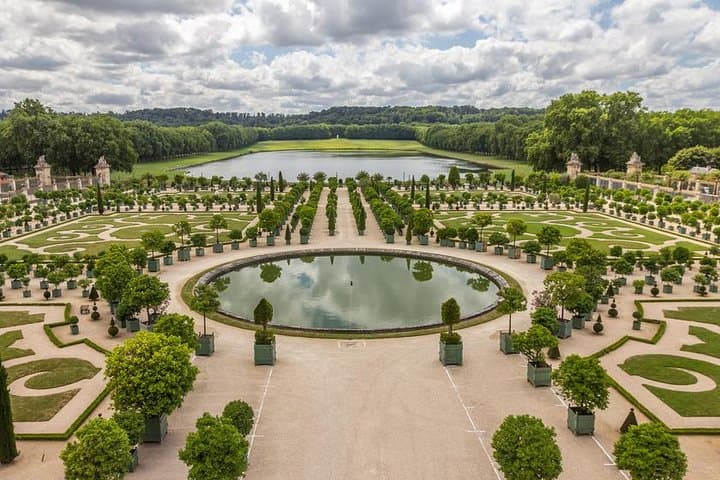 Private Versailles Day Trip: Palace, Gardens & Trianon Full-Day Excursion photo 3